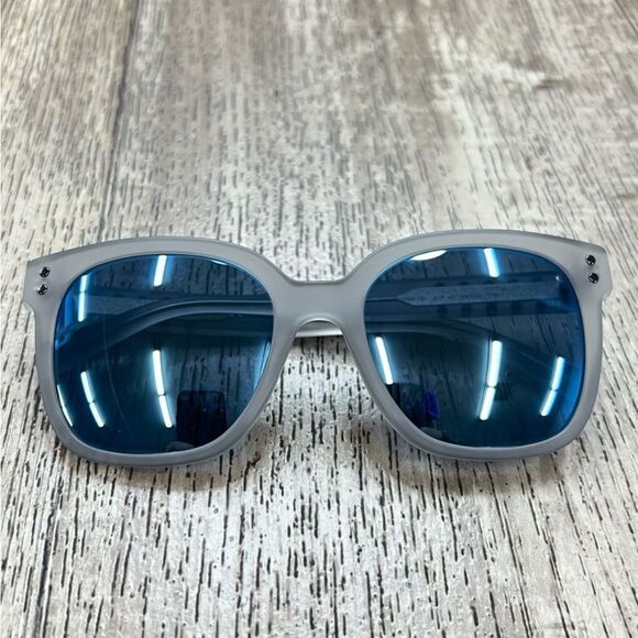 Rebecca Minkoff Cyndi Square Sunglasses - Picture 3 of 5